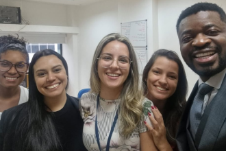 Oluwatosin Tolulope Ajidahun destaca a importância do sistema imune uterino na implantação e manutenção da gestação.