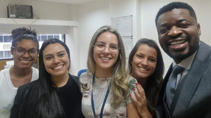 Oluwatosin Tolulope Ajidahun destaca a importância do sistema imune uterino na implantação e manutenção da gestação.
