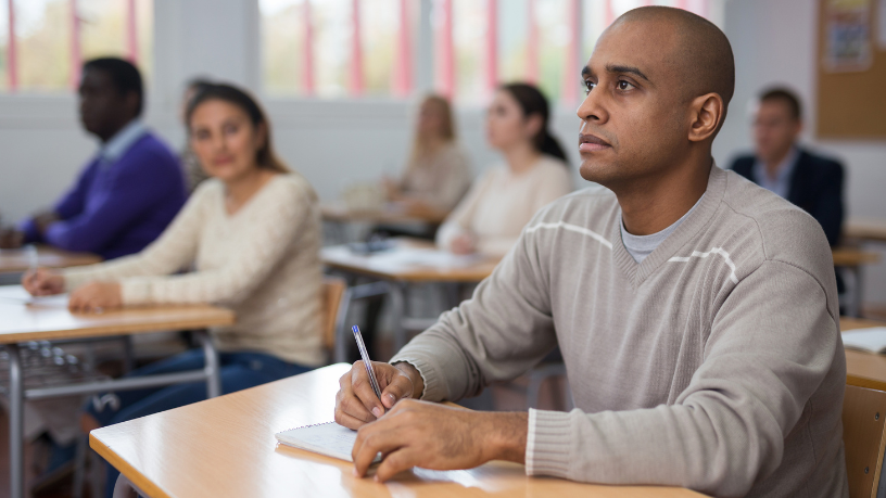 Sérgio Bento De Araújo apresenta como a EJA e projetos ambientais fortalecem comunidades e geram transformação social real.