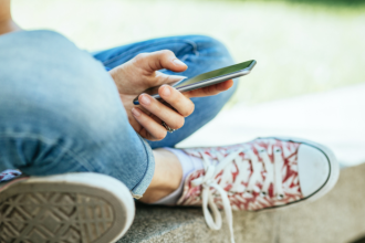 Como Ana Castela Reagiu a Fofocas e Fez Limpeza nas Redes Sociais: Estratégias, Impactos e Lições