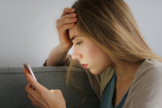 Ataques ao Banco Central nas redes sociais e a estratégia por trás dos perfis de fofoca em campanhas difamatórias