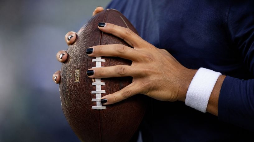 Caleb Williams e o esmalte nas unhas: a desconstrução dos estereótipos de gênero no esporte e o impacto cultural